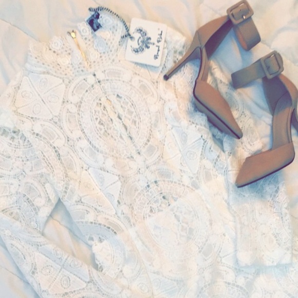 LF White Lace Mini Dress - Picture 2 of 4